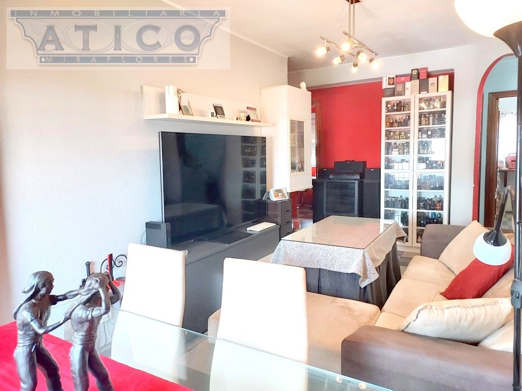 Living room of Flat for sale in  Sevilla Capital