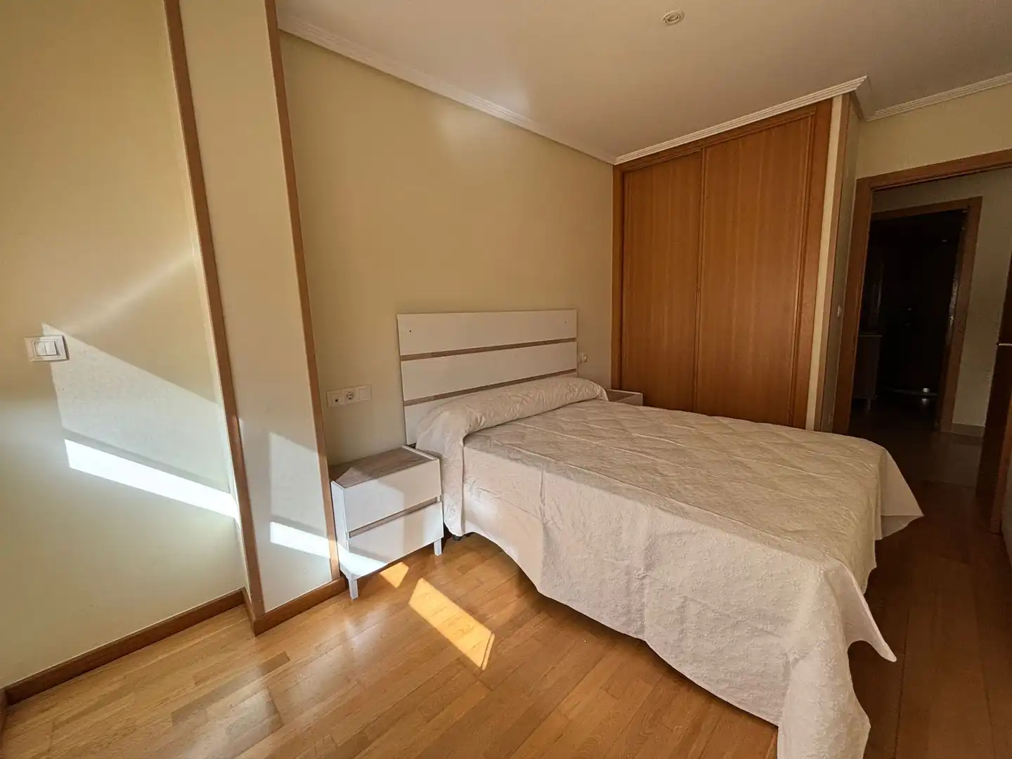 Bedroom of Flat for rent in Ferrol  with Heating, Parquet flooring and Furnished
