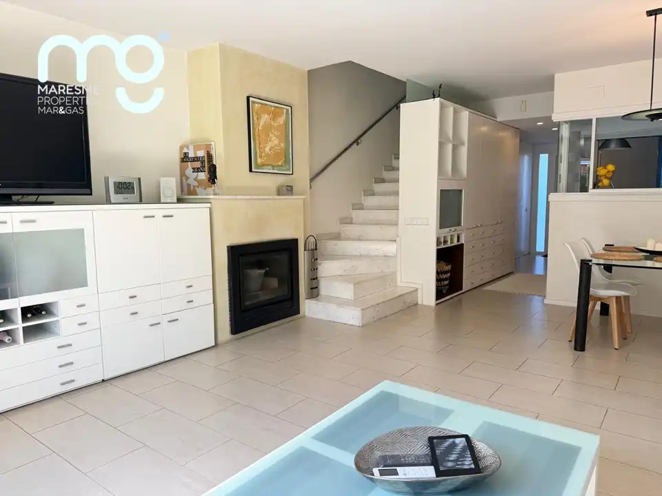 Sala de estar de Casa adosada en venta en Premià de Mar con Aire acondicionado, Calefacción y Jardín privado