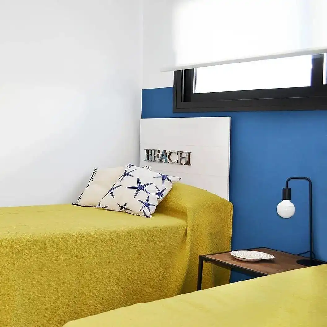 Habitación de Casa adosada en venta en Conil de la Frontera con Aire acondicionado, Terraza y Piscina