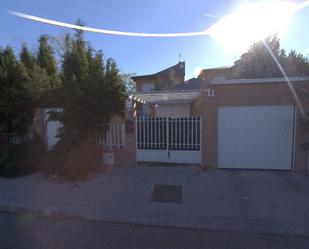 Exterior view of Single-family semi-detached for sale in Rivas-Vaciamadrid