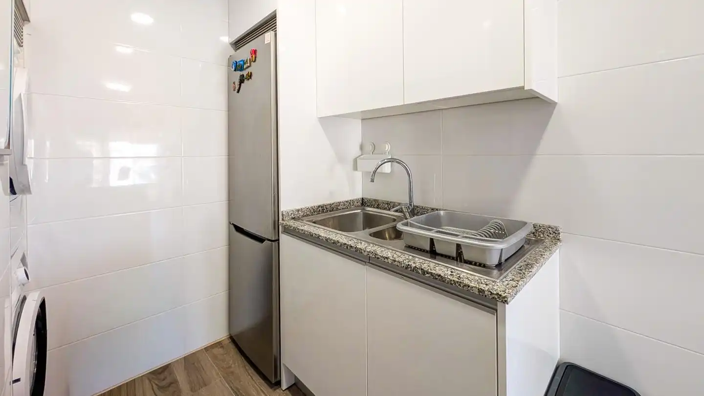 Küche von Wohnung zum Verkauf in Santa Pola mit Klimaanlage, Terrasse und Möbliert