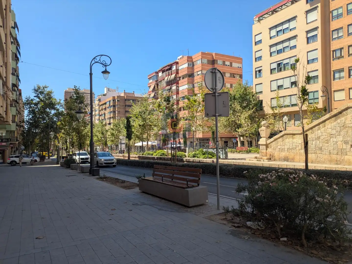 Außenansicht von Wohnungen zum Verkauf in Alicante / Alacant mit Klimaanlage, Heizung und Abstellraum