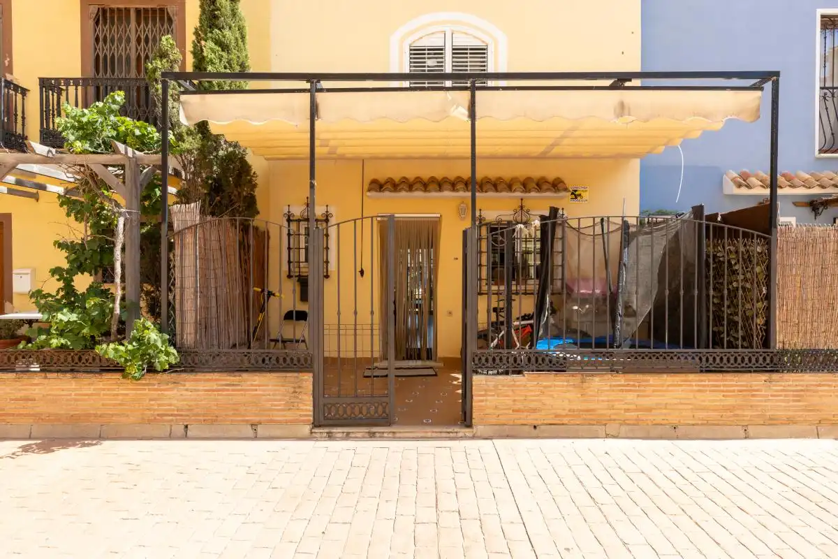 Vista exterior de Casa adosada en venta en Alboraya con Aire acondicionado, Calefacción y Terraza