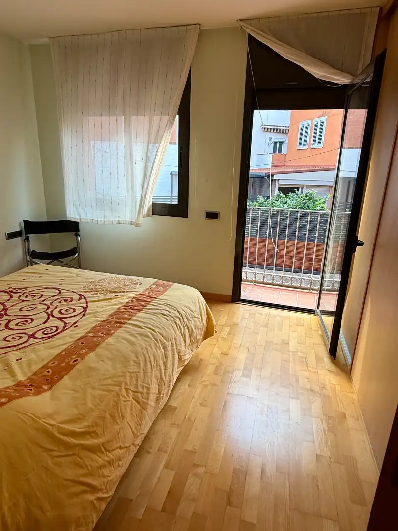 Dormitori de Casa adosada en venda en Barcelona amb Aire condicionat, Calefacció i Jardí privat