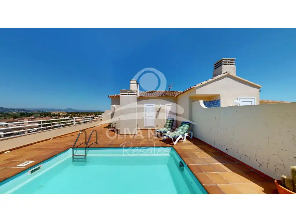 Swimming pool of Attic for sale in Oliva  with Terrace, Swimming Pool and Furnished