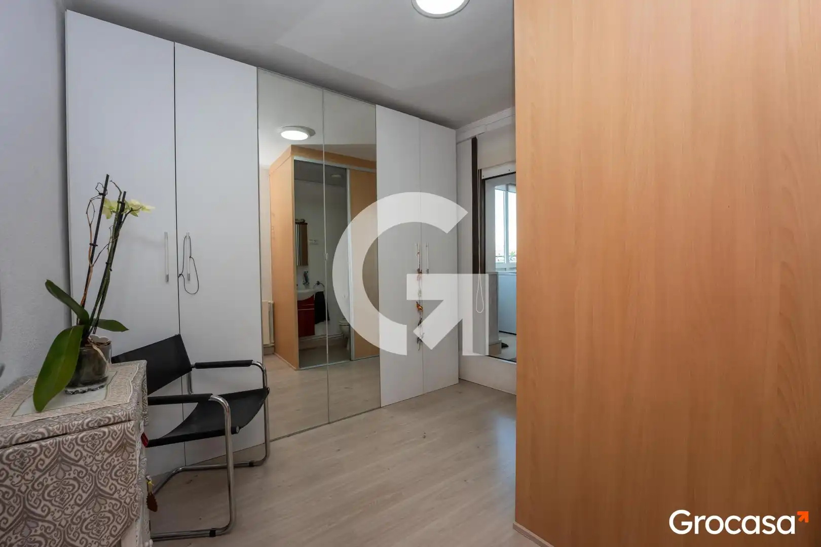 Schlafzimmer von Dachboden zum Verkauf in Cornellà de Llobregat mit Klimaanlage, Heizung und Terrasse