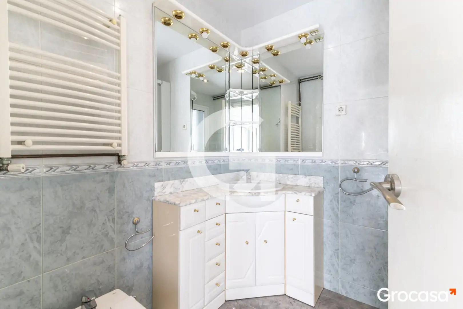 Baño de Planta baja en venta en Molins de Rei con Calefacción, Terraza y Trastero