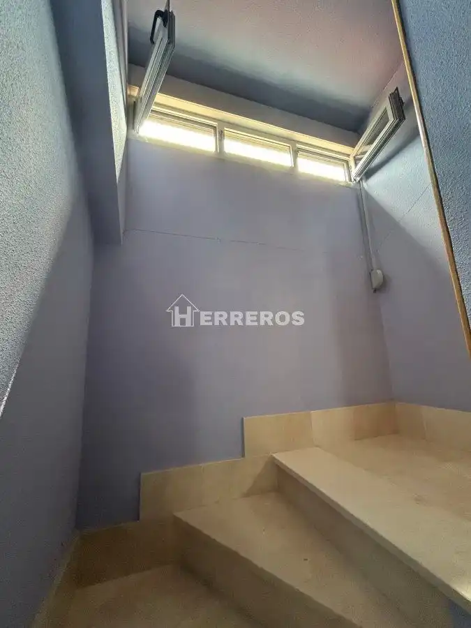 Casa adosada en venta en  Logroño con Aire acondicionado, Calefacción y Jardín privado