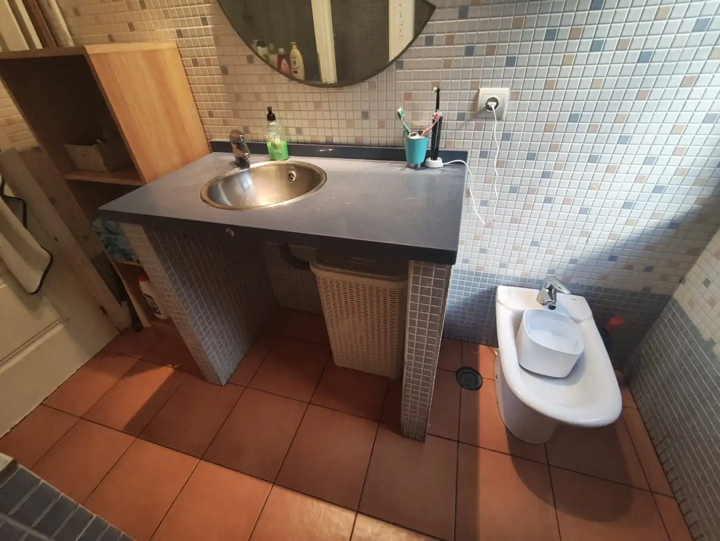Bathroom of Flat for sale in Sevilla  with Air Conditioner and Furnished