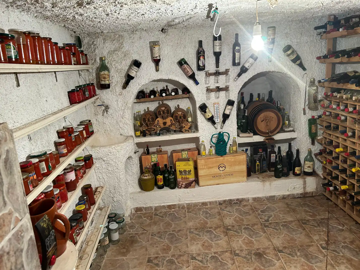 Einfamilien-Reihenhaus zum Verkauf in Santa Cruz del Retamar mit Klimaanlage, Heizung und Privatgarten