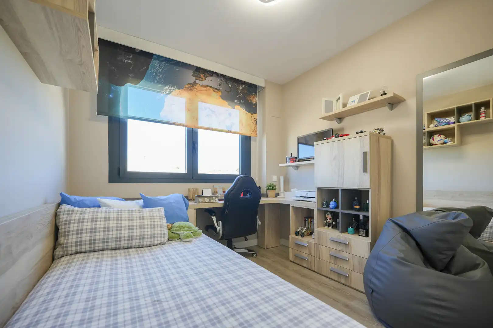 Schlafzimmer von Dachboden zum Verkauf in Valladolid mit Klimaanlage, Heizung und Privatgarten