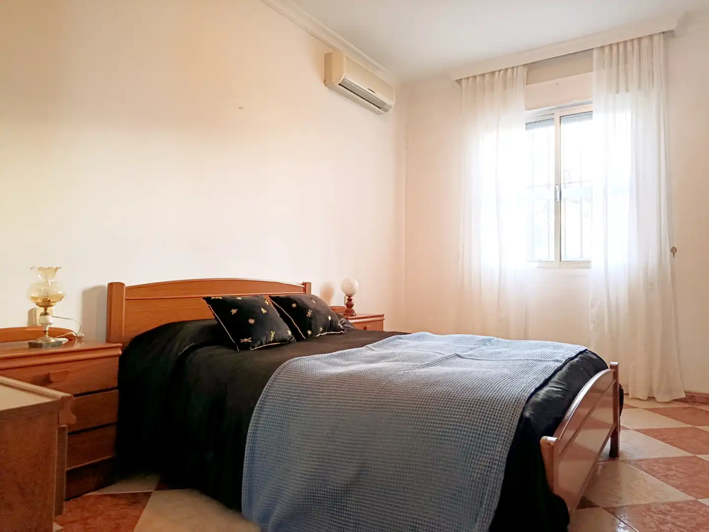 Schlafzimmer von Country house zum Verkauf in Hinojos mit Privatgarten, Terrasse und Schwimmbad