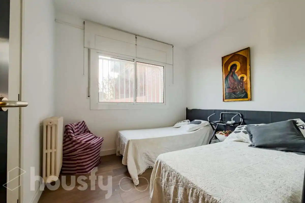 Dormitori de Casa o xalet en venda en Barcelona amb Aire condicionat, Calefacció i Jardí privat