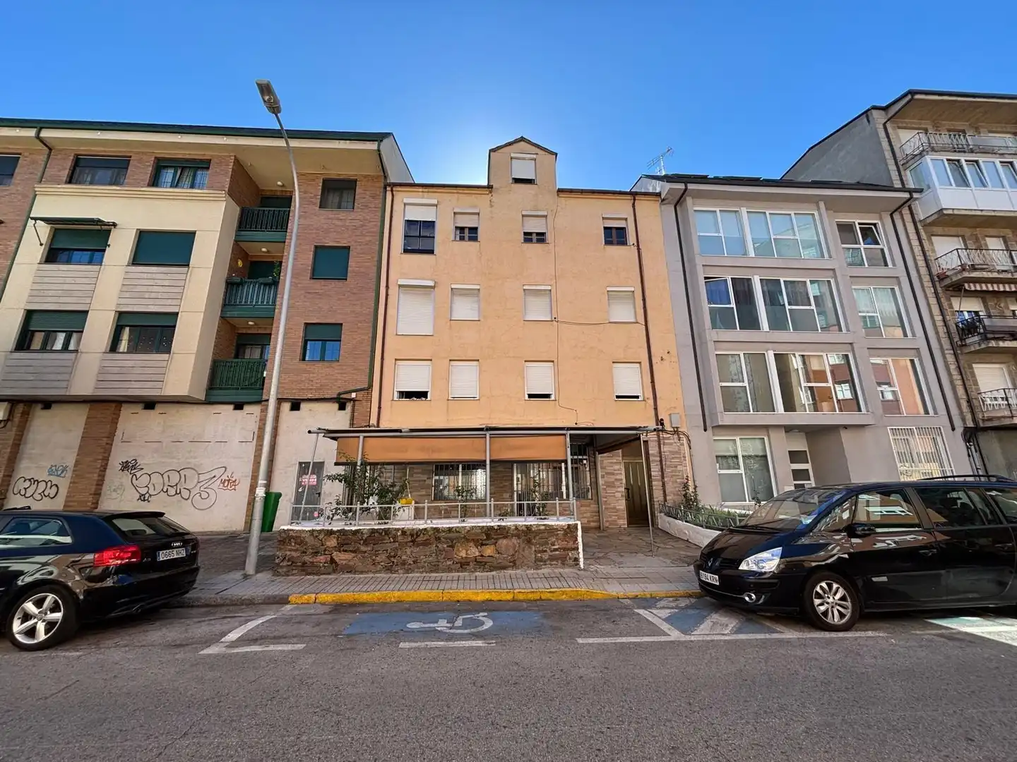 Vista exterior de Piso en venta en Ponferrada con Calefacción