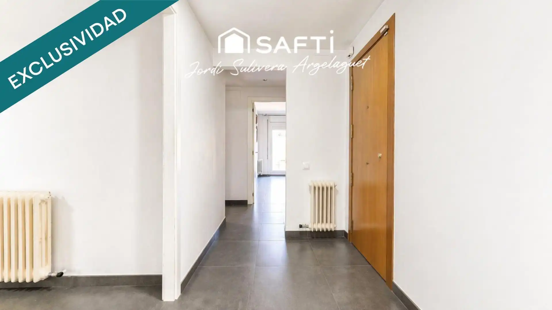 Exterior view of Flat for sale in Girona  with Air Conditioner, Heating and Terrace