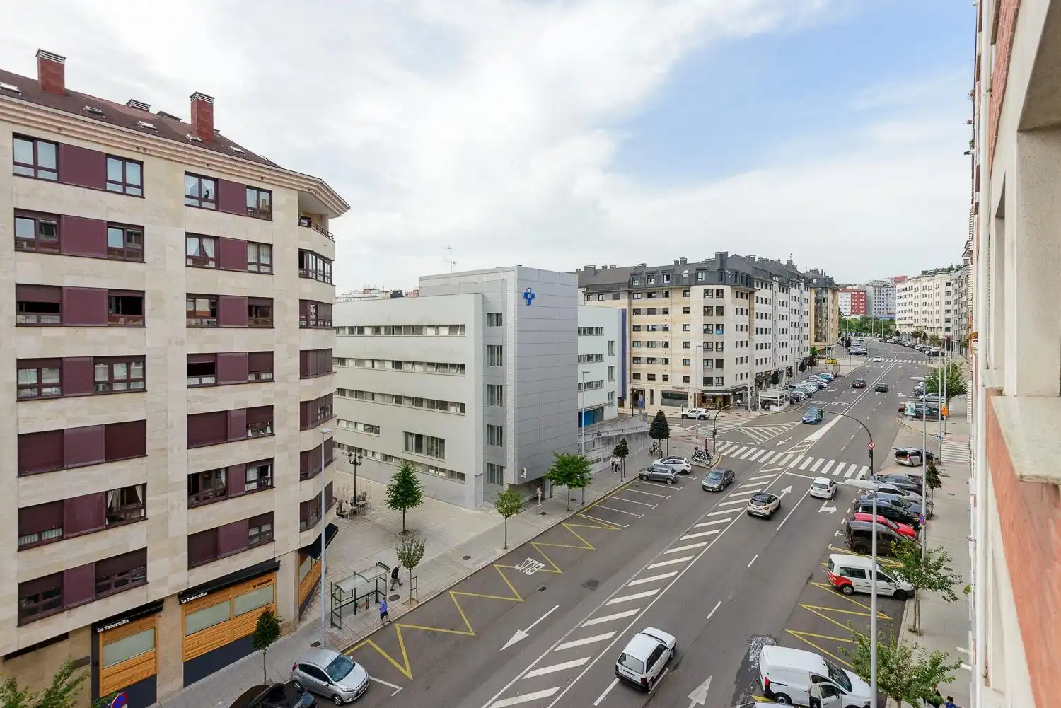Vista exterior de Piso en venta en Oviedo  con Calefacción, Amueblado y Balcón