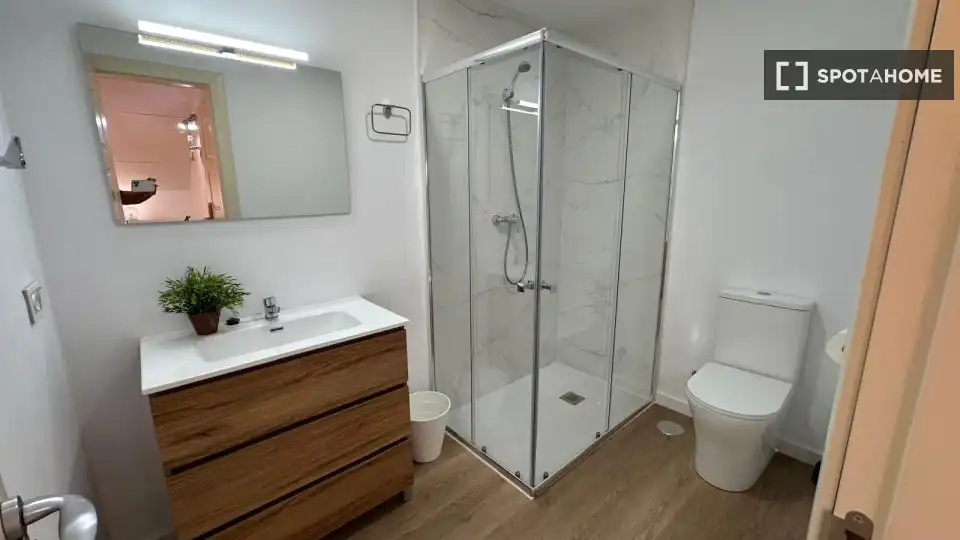 Bathroom of Flat for rent in Alhaurín de la Torre  with Air Conditioner, Heating and Furnished