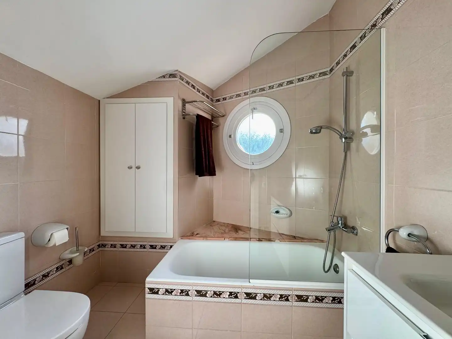 Badezimmer von Maisonette zur Miete in Palamós mit Klimaanlage, Terrasse und Möbliert