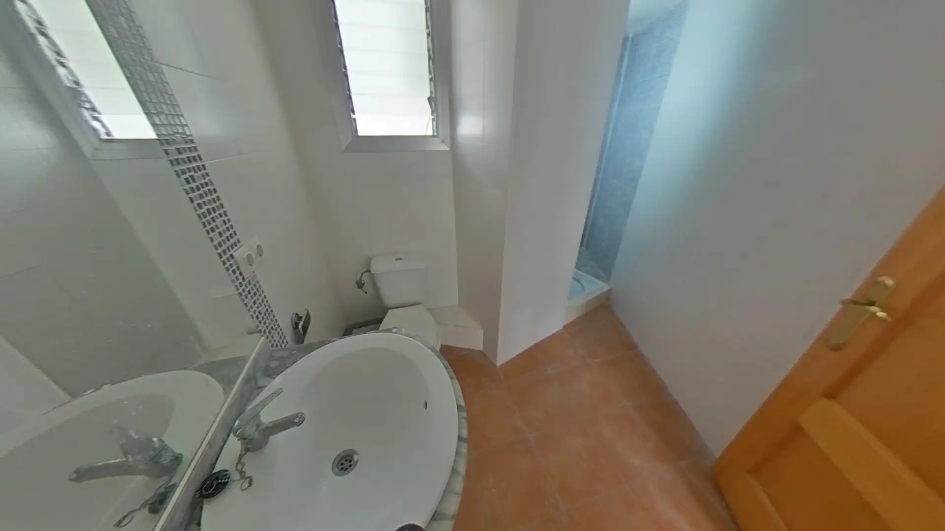 Baño de Piso en venta en Yátova con Balcón