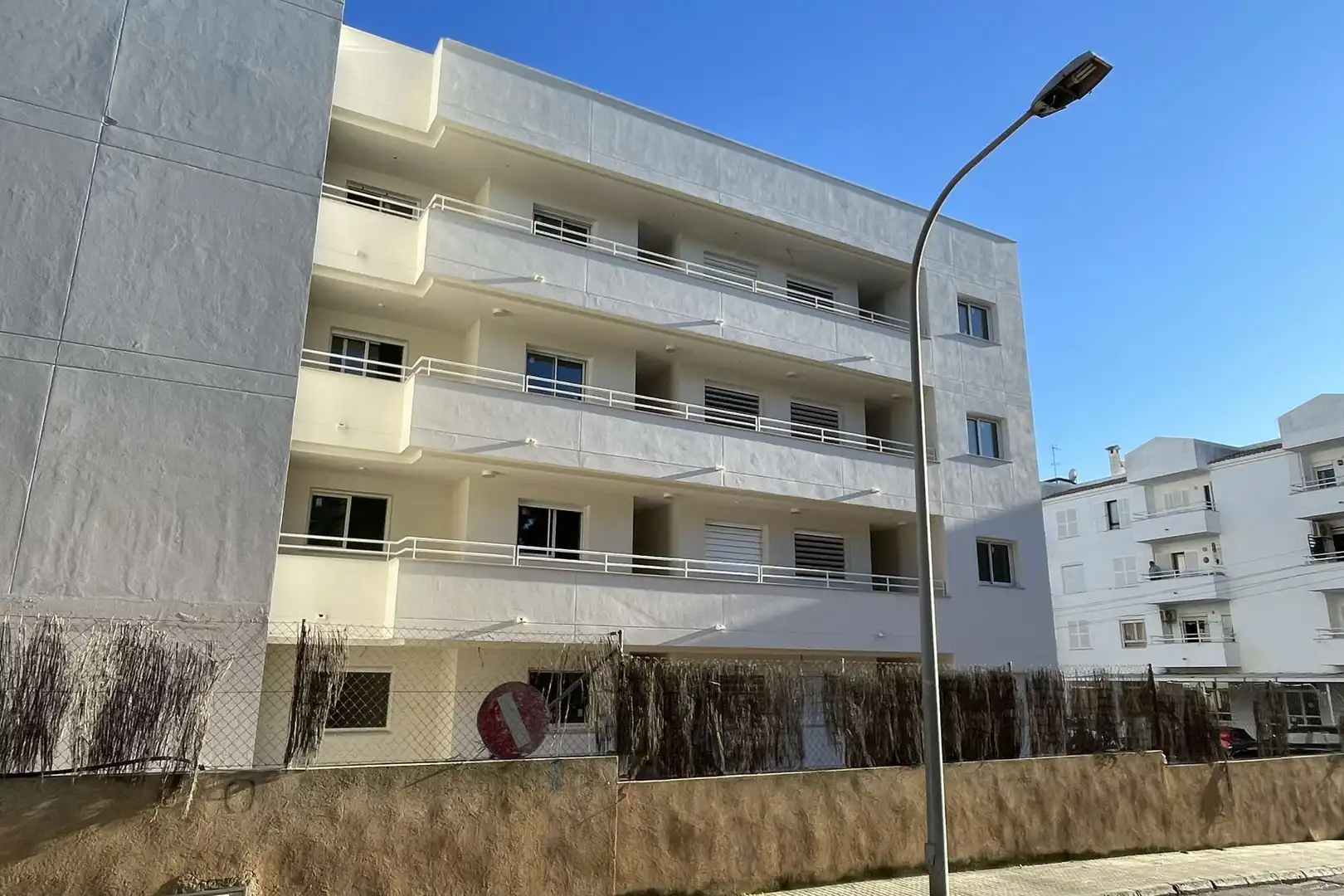 Vista exterior de Planta baixa en venda en Capdepera amb Aire condicionat, Terrassa i Moblat