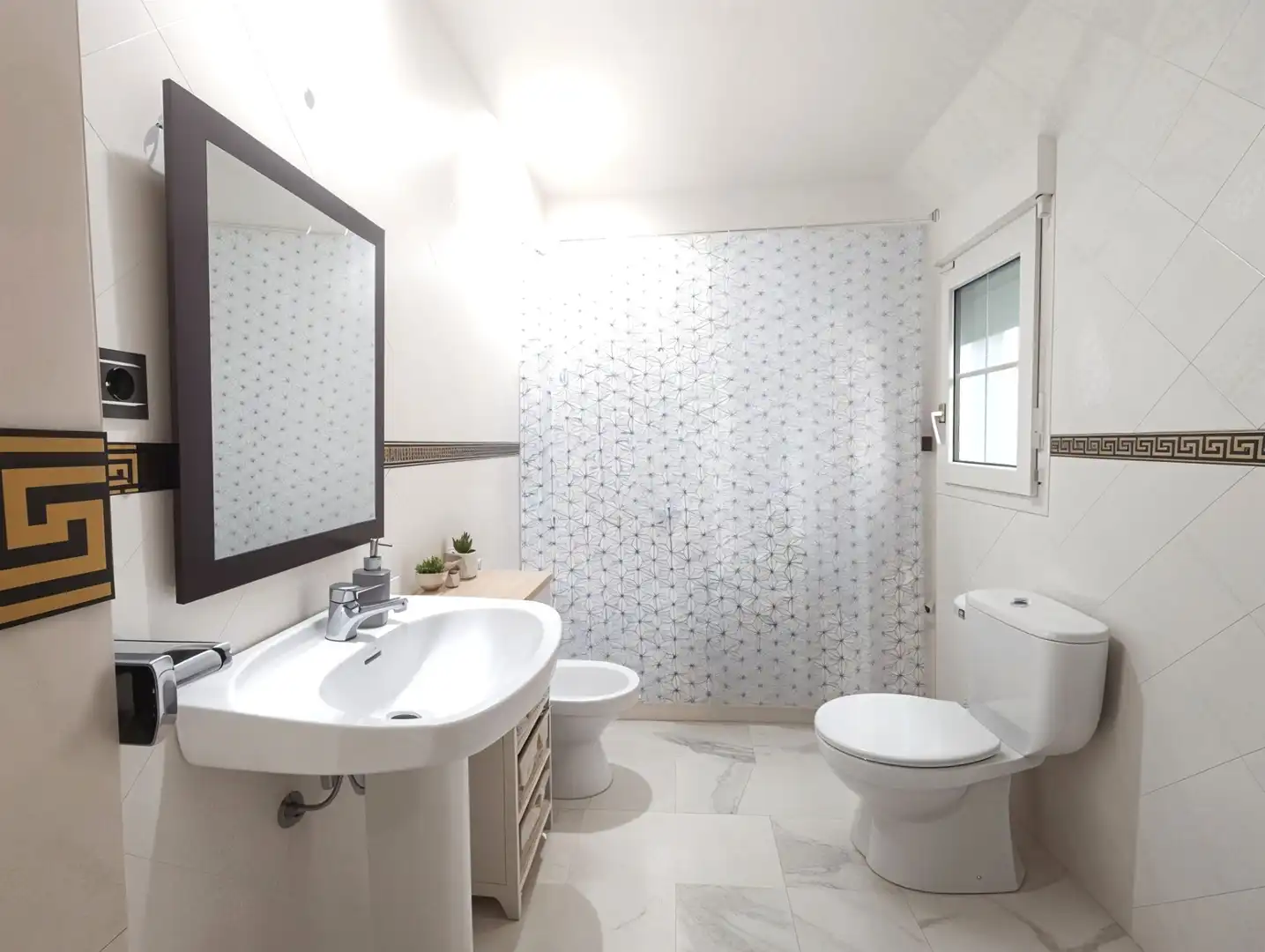 Baño de Casa o chalet de alquiler en Mérida con Aire acondicionado, Calefacción y Trastero