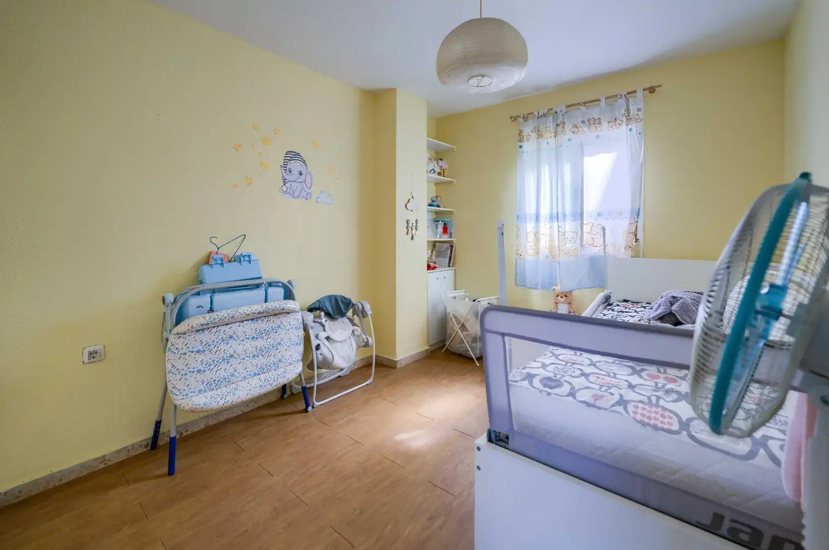 Schlafzimmer von Wohnung zum Verkauf in Sevilla mit Klimaanlage, Heizung und Abstellraum