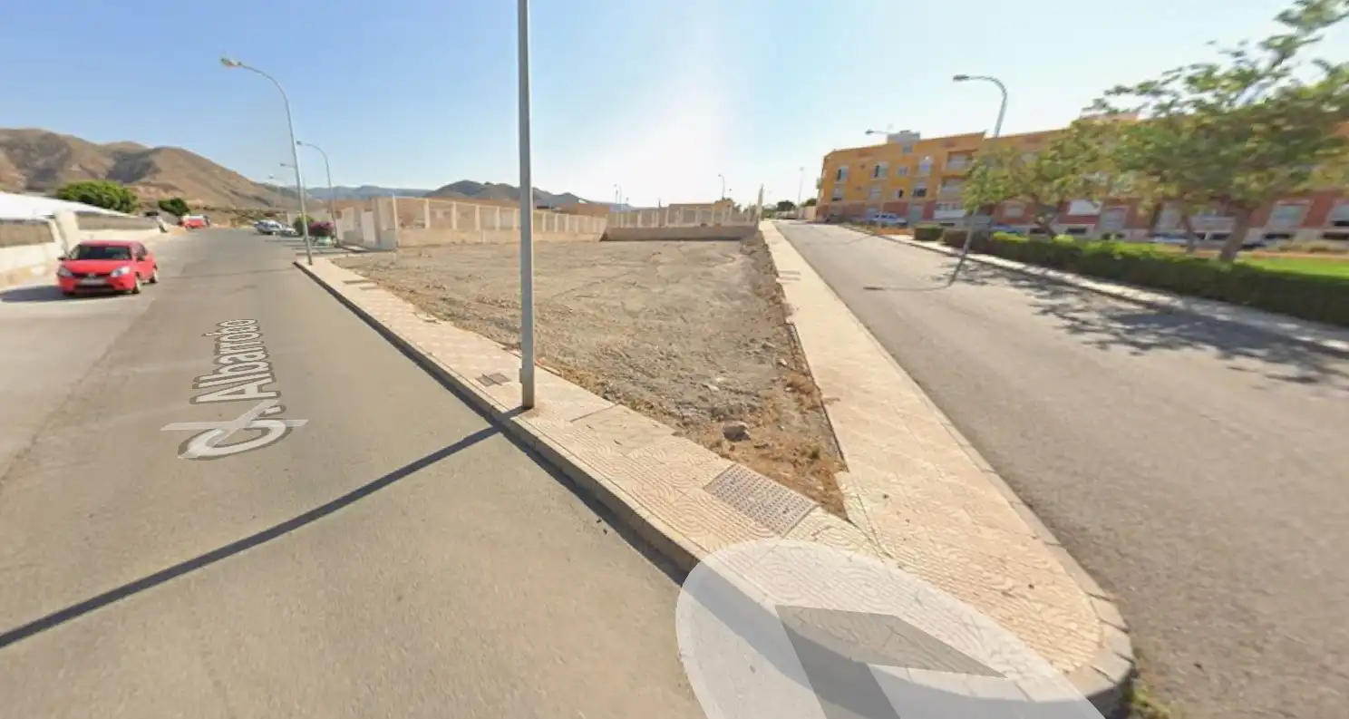 Terreno residencial en venta en Calle Rafael Alberti 100, imagen 2