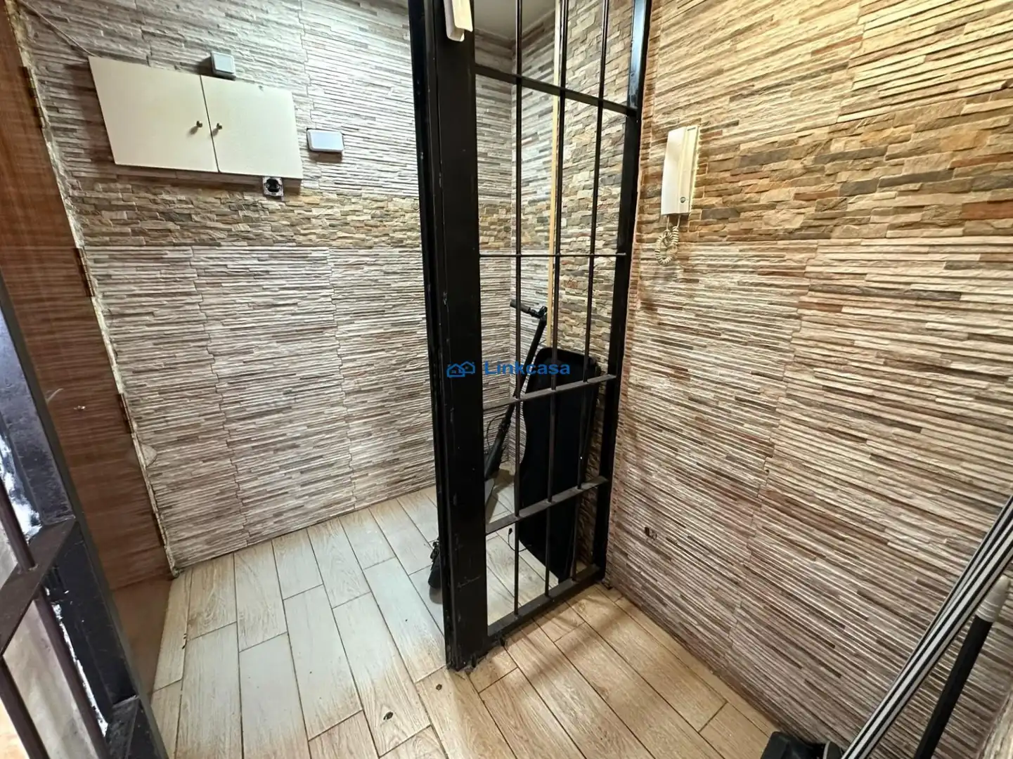 Flat for sale in Madrid  with Air Conditioner and Heating