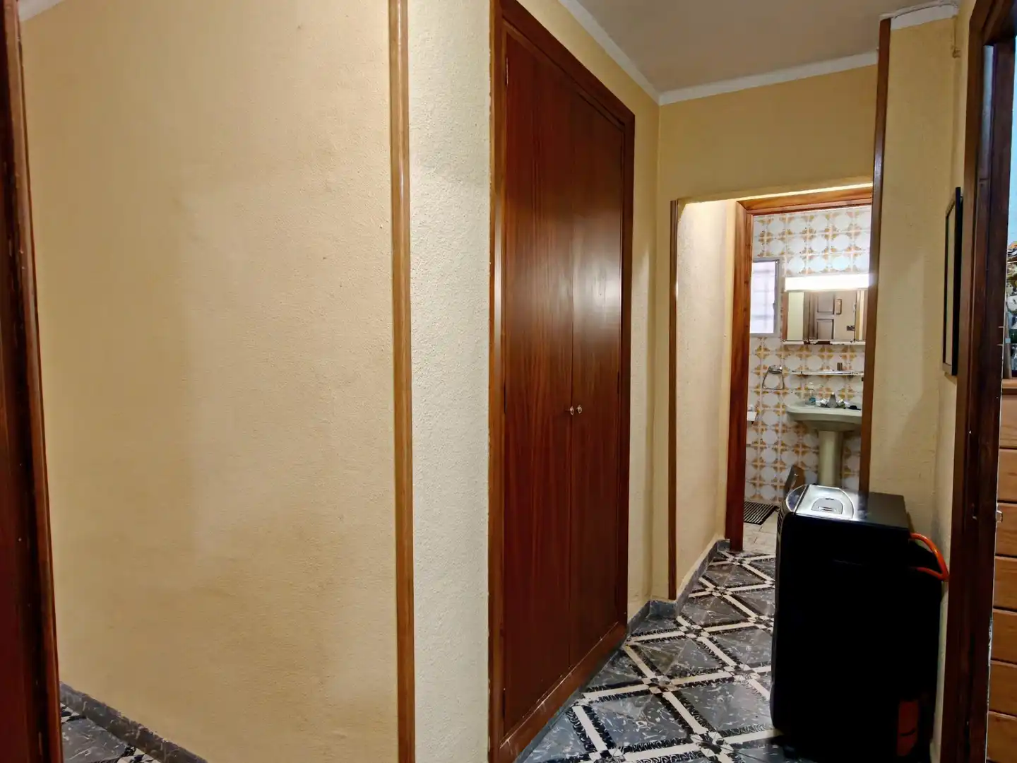 Bany de Casa o xalet en venda en Buñol amb Terrassa, Traster i Moblat
