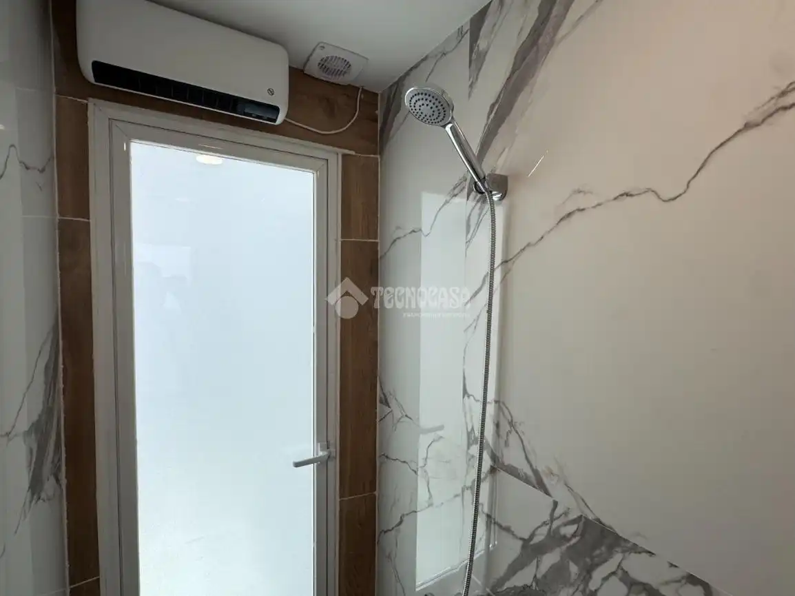 Bathroom of Flat for rent in León Capital   with Heating, Parquet flooring and Terrace