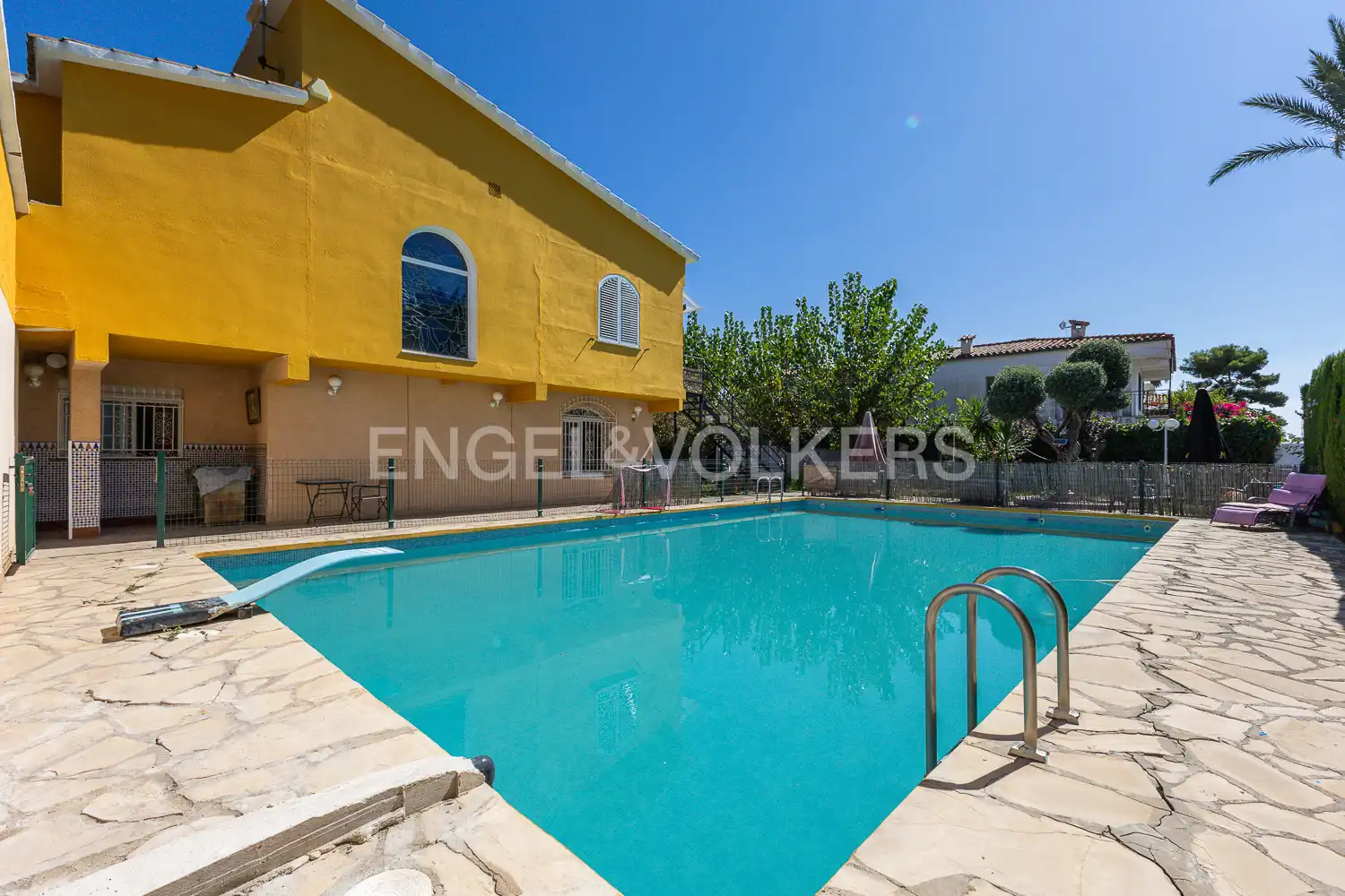 Schwimmbecken von Haus oder Chalet zum Verkauf in Castellón de la Plana / Castelló de la Plana mit Heizung, Privatgarten und Schwimmbad