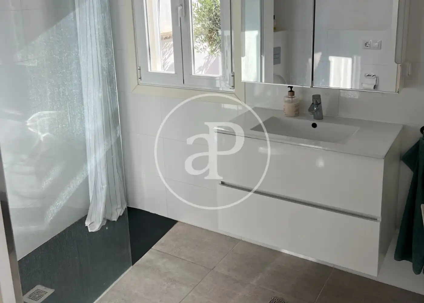 Badezimmer von Wohnung zur Miete in  Palma de Mallorca mit Klimaanlage, Heizung und Terrasse