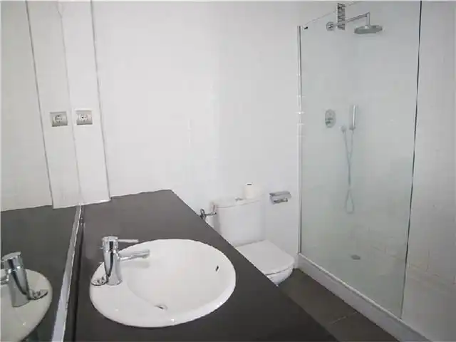 Bathroom of Flat for rent in Barcelona  with Heating, Terrace and Oven