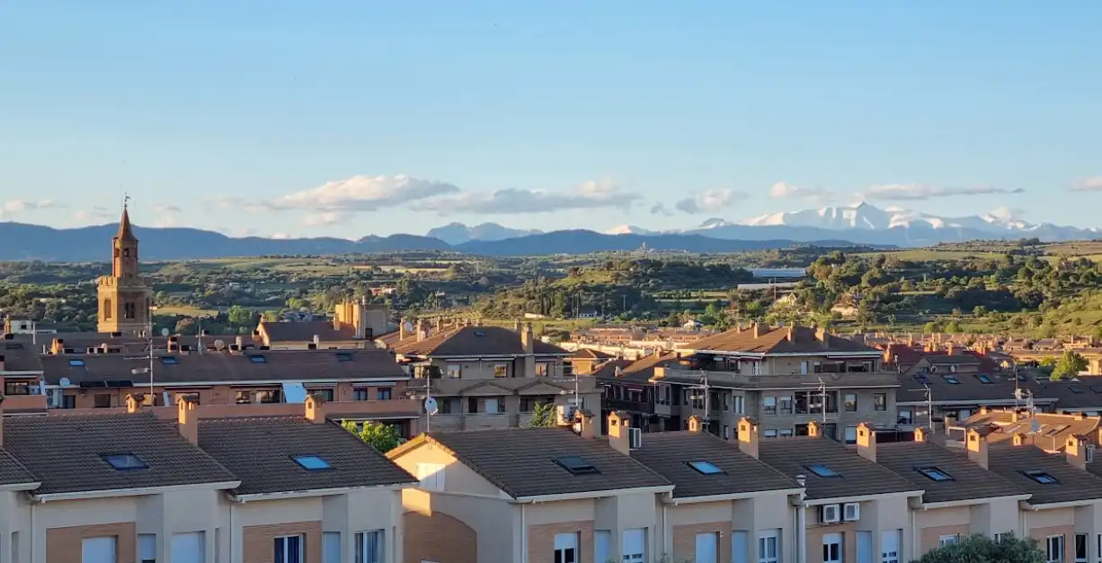 Vista exterior de Pis en venda en Barbastro, Huesca