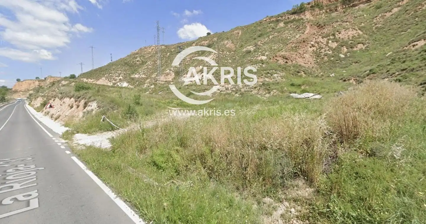 Rustikales Grundstück zum Verkauf in Avenida de Mendavia, paraje Cantabria