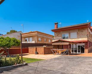 Vista exterior de Casa o xalet en venda en Calafell amb Terrassa, Piscina i Balcó