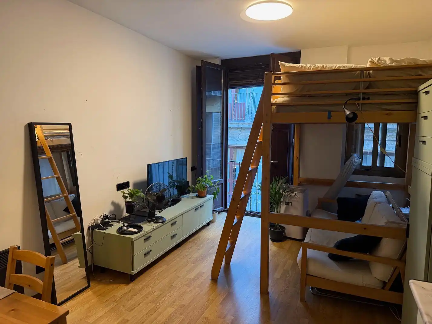 Piso con terraza en venta en Carrer d'En Mònec 1, imagen 3