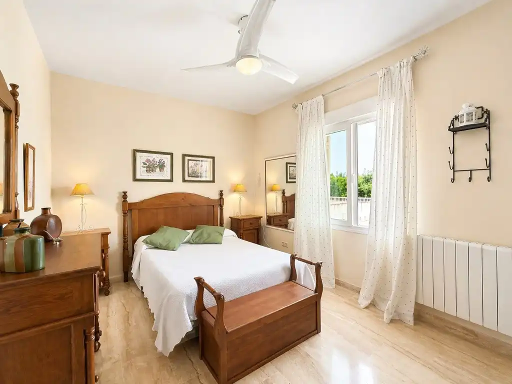 Dormitori de Casa o xalet en venda en Córdoba amb Jardí privat, Terrassa i Traster