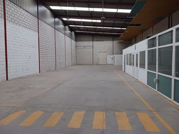 Industriegebäude zur Miete in Calle Tomelloso