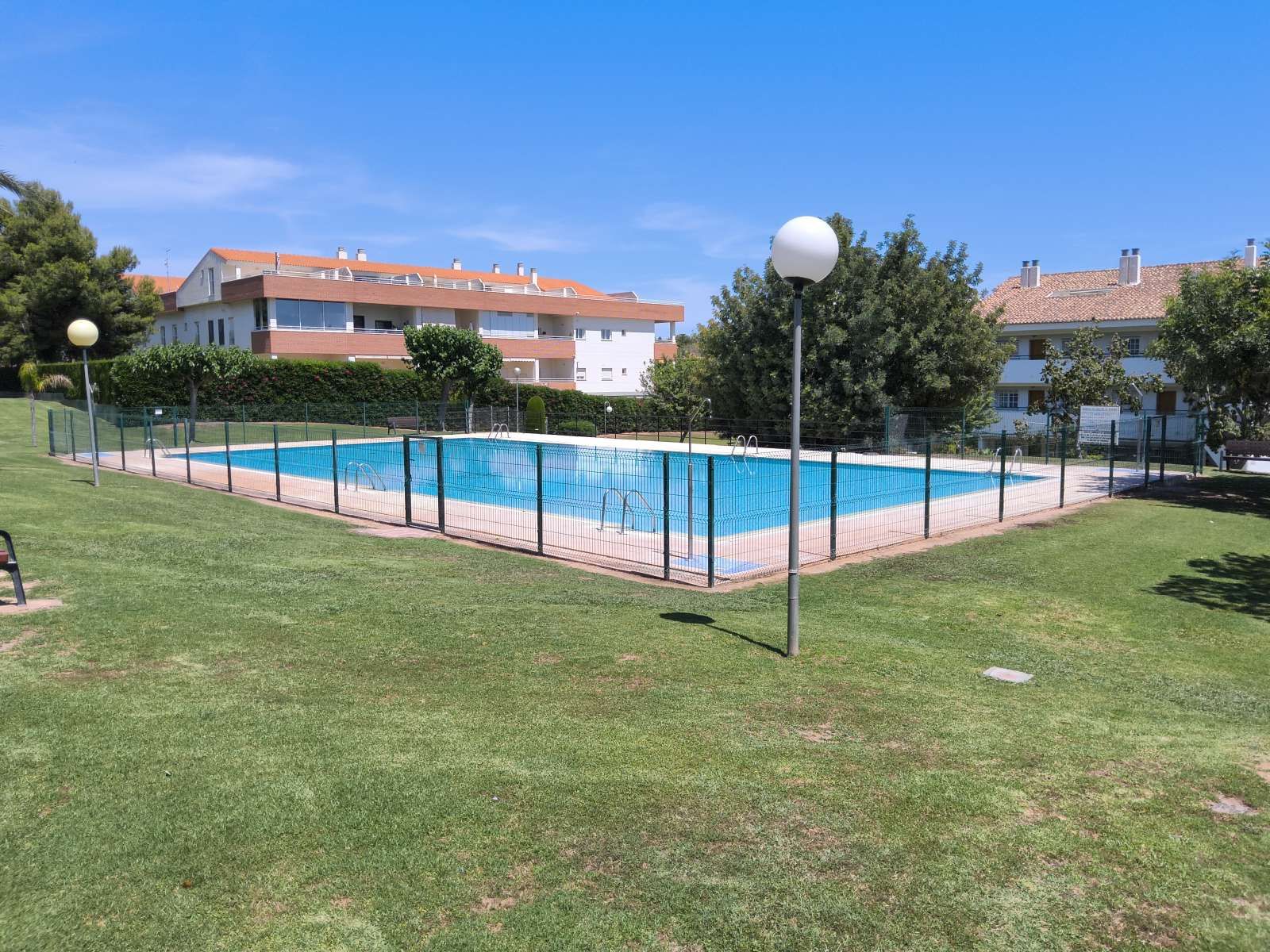 Swimming pool of Apartment to share in Puçol  with Air Conditioner and Terrace