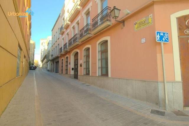 Local comercial en Alquiler en Calle CALLE ZURBARAN en Casco Antiguo