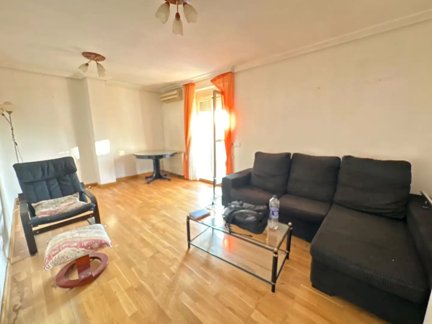Sala de estar de Ático en venta en Santa Marta de Tormes con Calefacción, Terraza y Amueblado
