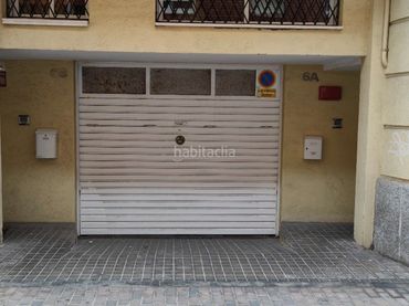 Moto de lloguer a Carrer de la Marina 6