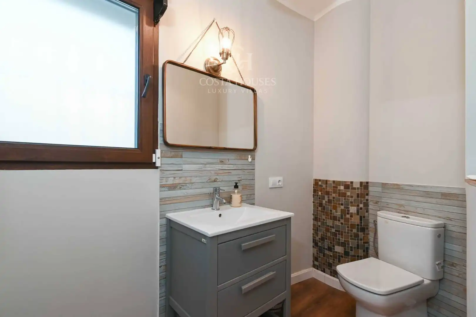 Bathroom of Houses for sale in Jávea / Xàbia  with Air Conditioner, Private garden and Parquet flooring