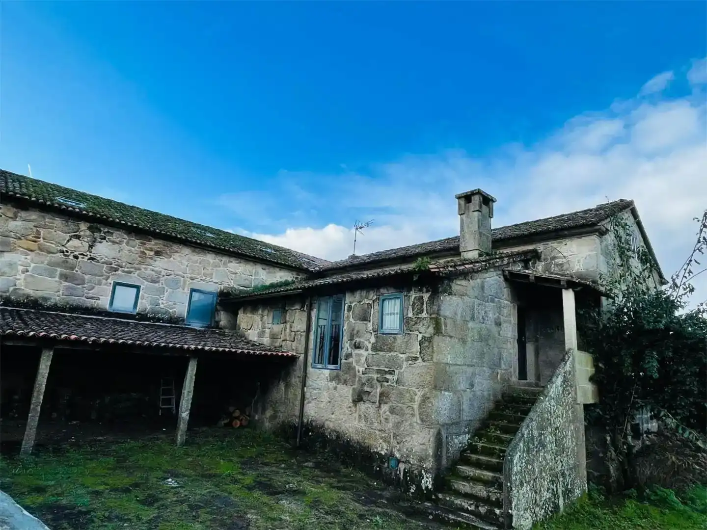 Vista exterior de Casa o xalet en venda en Meis amb Jardí privat, Piscina i Moblat