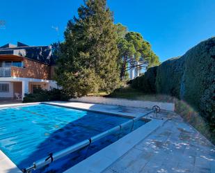 Piscina de Casa o xalet en venda en Las Rozas de Madrid amb Calefacció, Jardí privat i Parquet