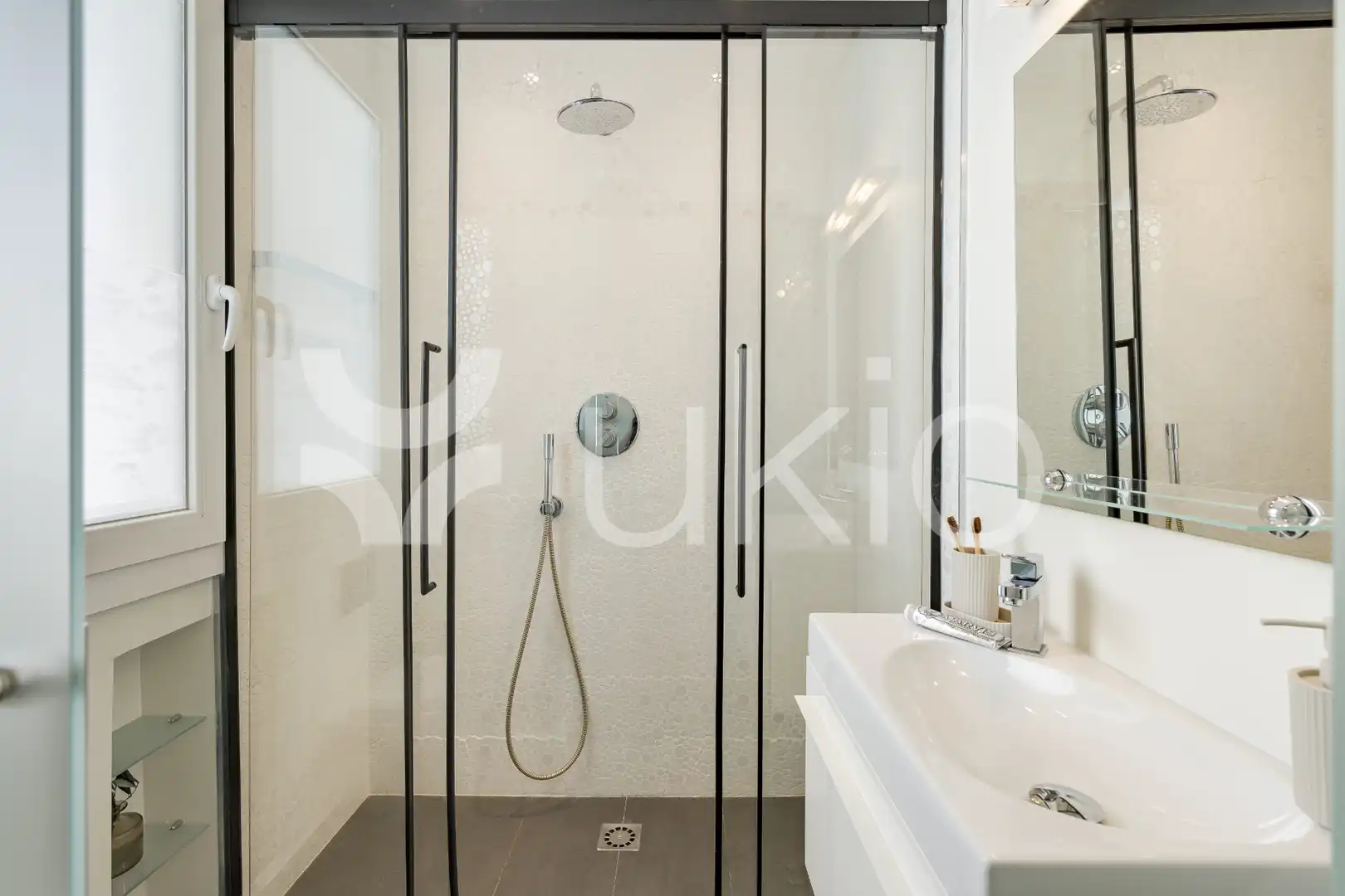 Baño de Apartamento de alquiler en Madrid con Aire acondicionado, Calefacción y Terraza