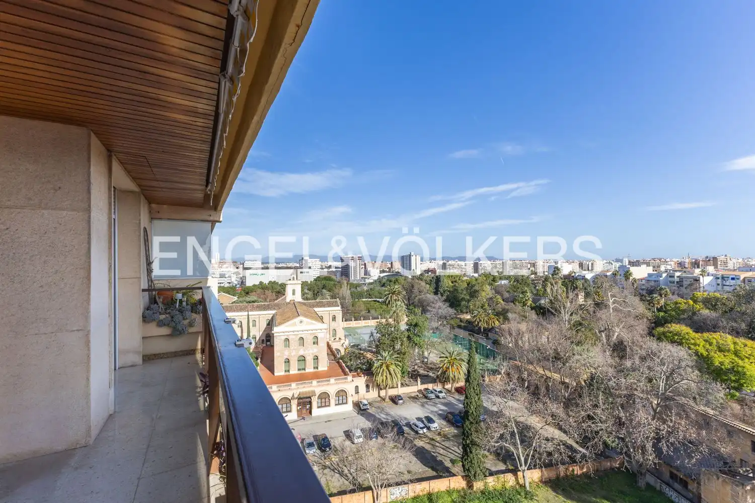 Exterior view of Flat for rent in Valencia  with Air Conditioner, Heating and Parquet flooring