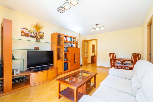 Piso en Venta en Calle Miguel Ángel en Norte - Universidad